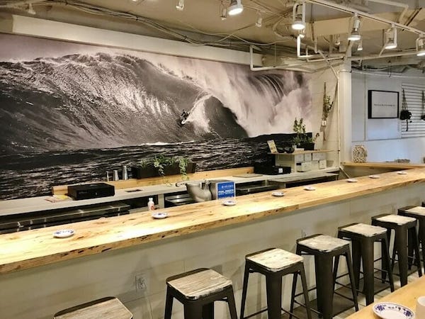 ve tranh tuong den trang don gian21 Top 101 Mẫu vẽ tranh tường quán ăn đẹp giá rẻ xu hướng hiện nay Top 101 Mẫu vẽ tranh tường quán ăn đẹp giá rẻ xu hướng hiện nay